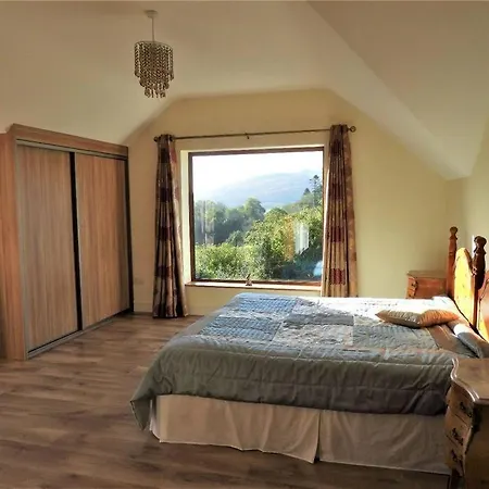 Peaceful, Scenic Family 斯莱戈