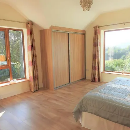 Peaceful, Scenic Family 度假居