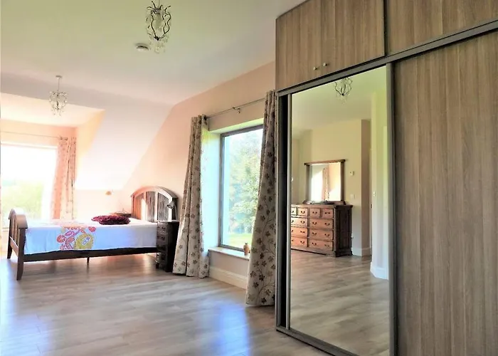 Semesterbostad Peaceful, Scenic Family